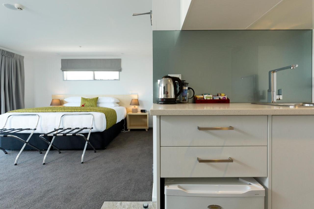 2 On Whiteleigh And 239 On Lincoln Motel Christchurch Exterior foto A studio apartment