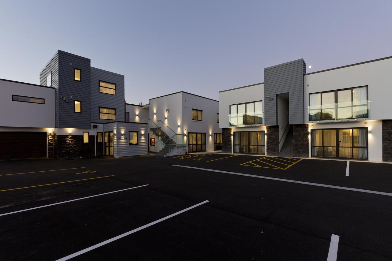 2 On Whiteleigh And 239 On Lincoln Motel Christchurch Exterior foto 3D rendering of a residential complex