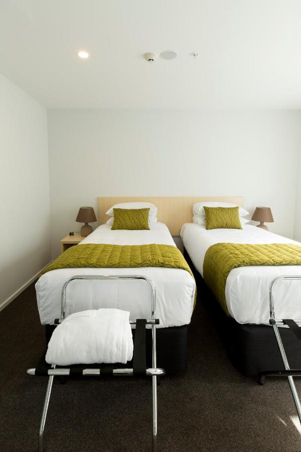2 On Whiteleigh And 239 On Lincoln Motel Christchurch Quarto foto A typical room at the hotel